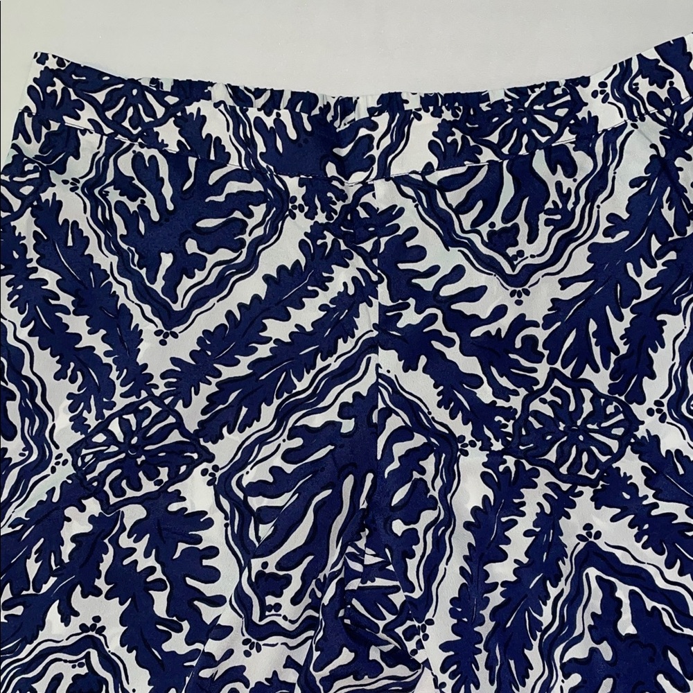 Lilly Pulitzer Navy and Cream Patterned Pants - Picture 3 of 7